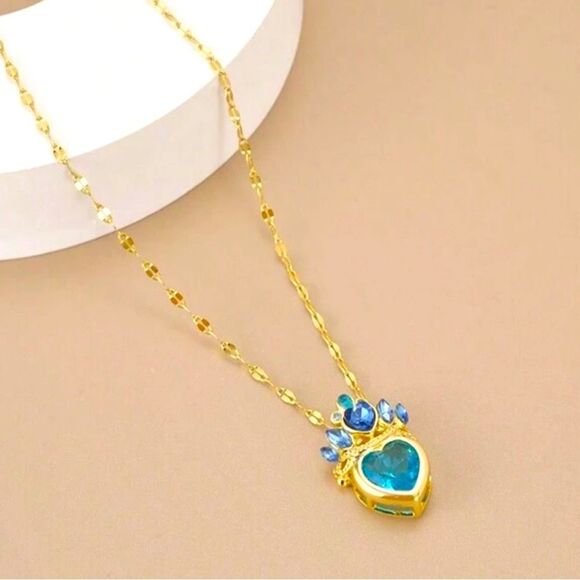 SALE 18k Stamped Gold Filled Blue Topaz Crystal Sacred Heart Pendant Necklace - Picture 2 of 5